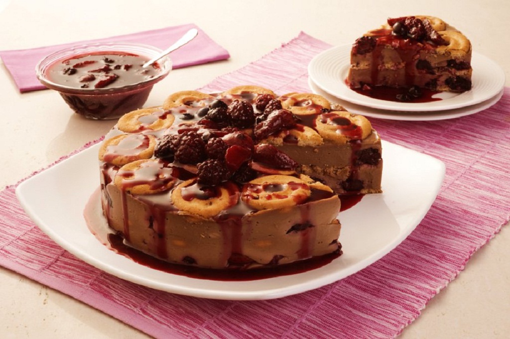 Pav de chocolate com frutas vermelhas!