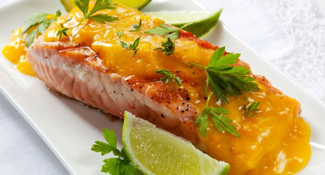 Salmo com molho de laranja kinkan e mini legumes!